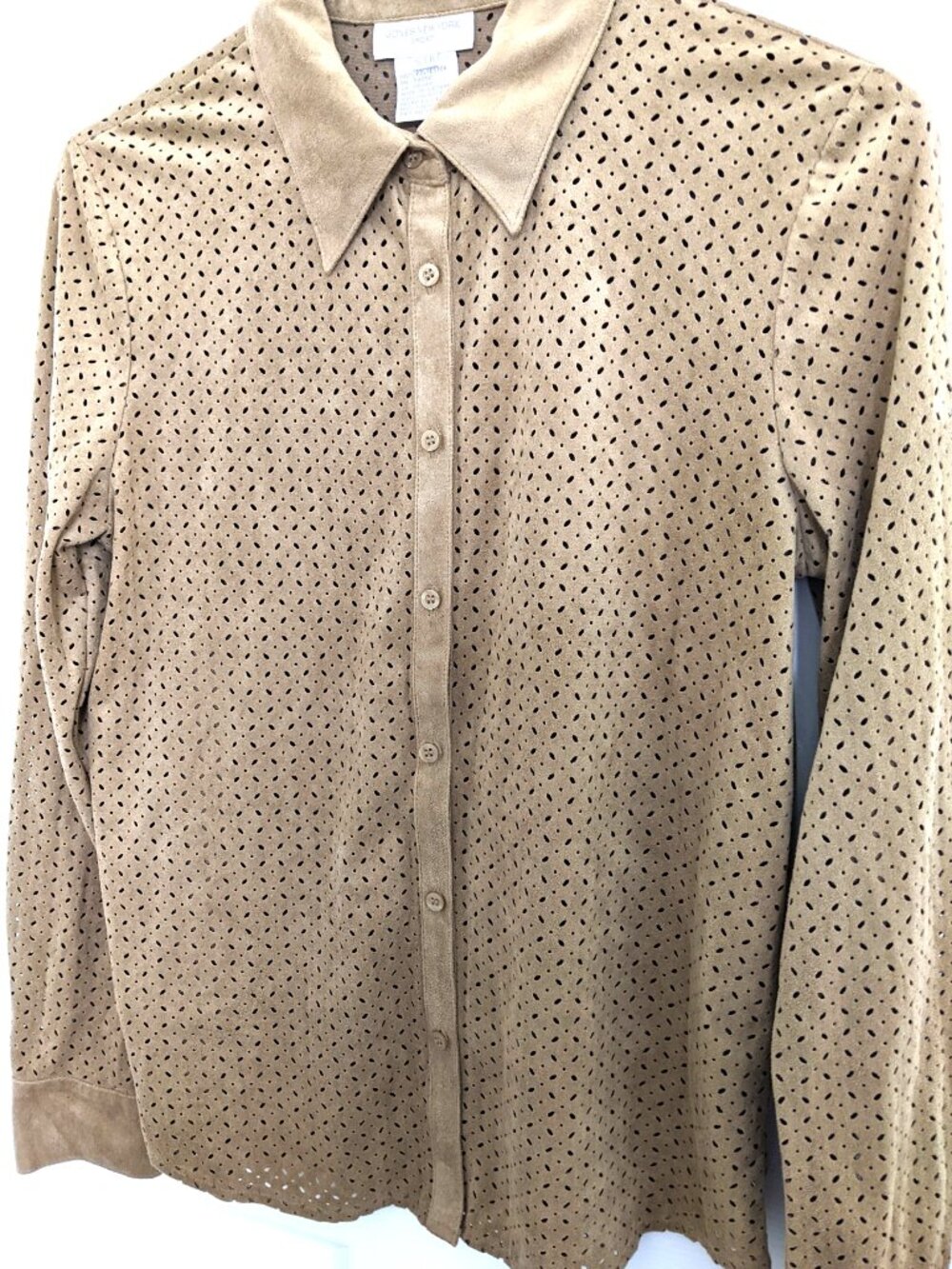 JONES NEW YORK WOMEN PERFORATED FAKE SUEDE SHIRT SIZE S LONG SLEEVE BUTTONUP TAN